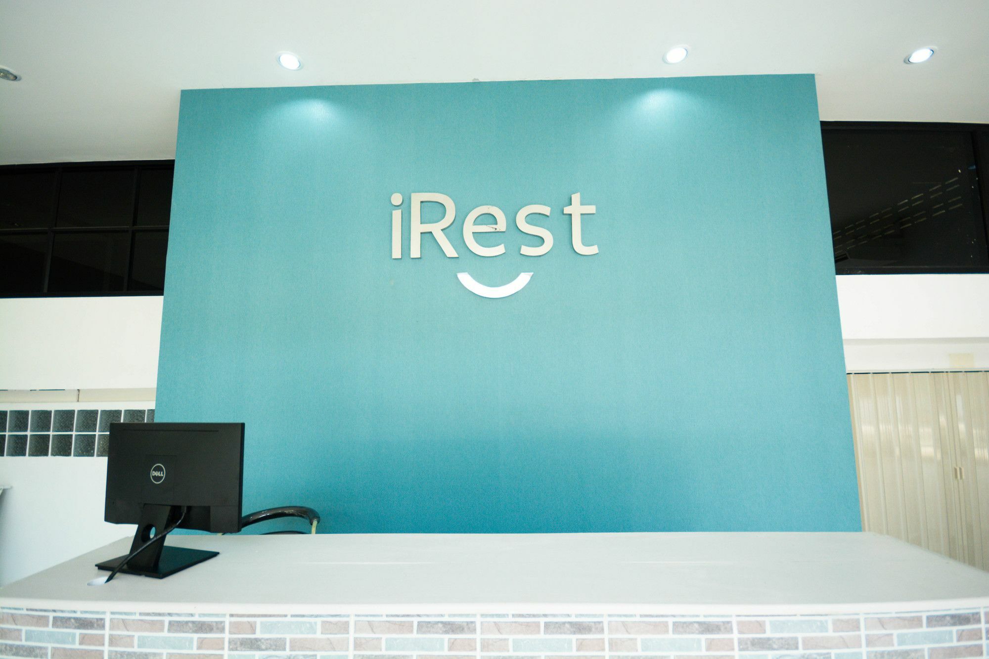 Irest Ao Nang Seafront Hostel Exterior photo